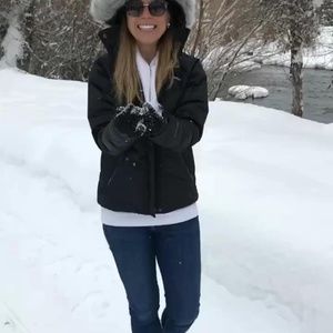 Meet your Posher, Angela